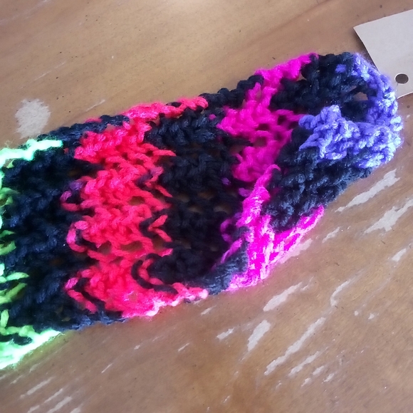 Kids Hand knit scarf - Picture 5 of 7